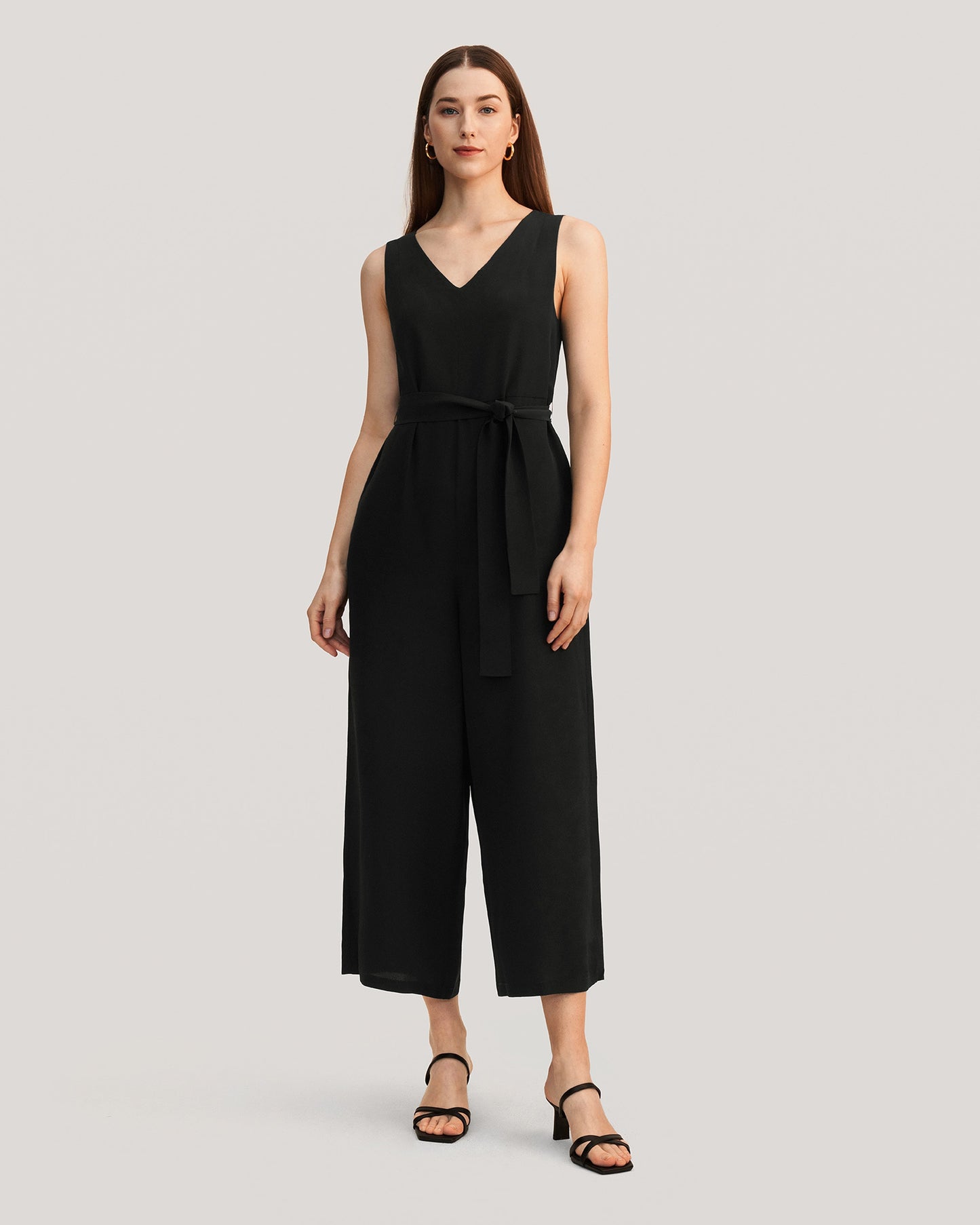 Schicker Jumpsuit aus Seide mit weitem Bein